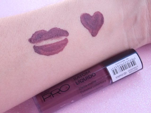 batom liquido Dailus mascavo